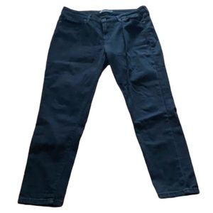 Levi’s black skinny leg legging jeans